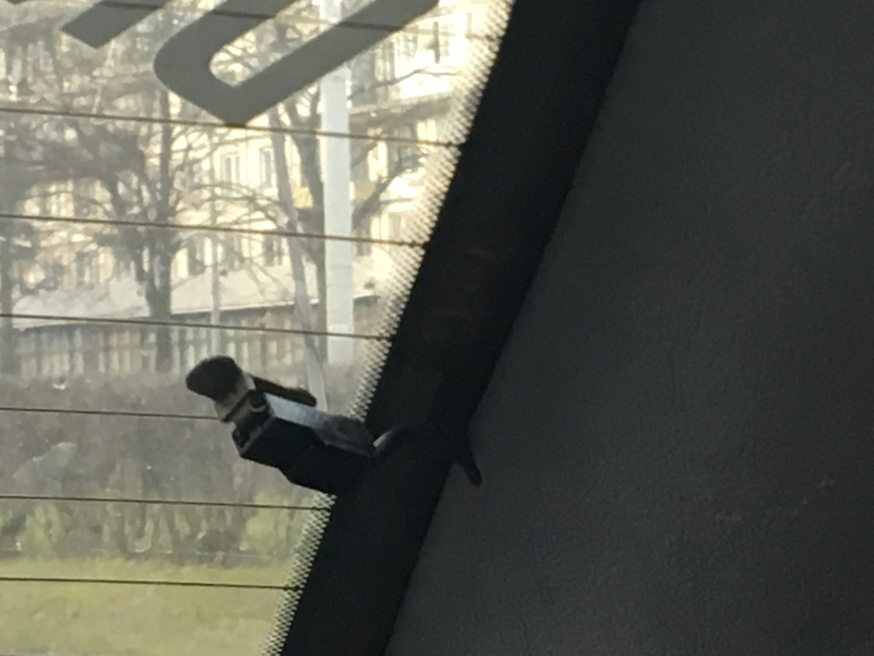 Оторвал клемму обогрева заднего стекла. — Hyundai Accent (2G), 1,5 л ...