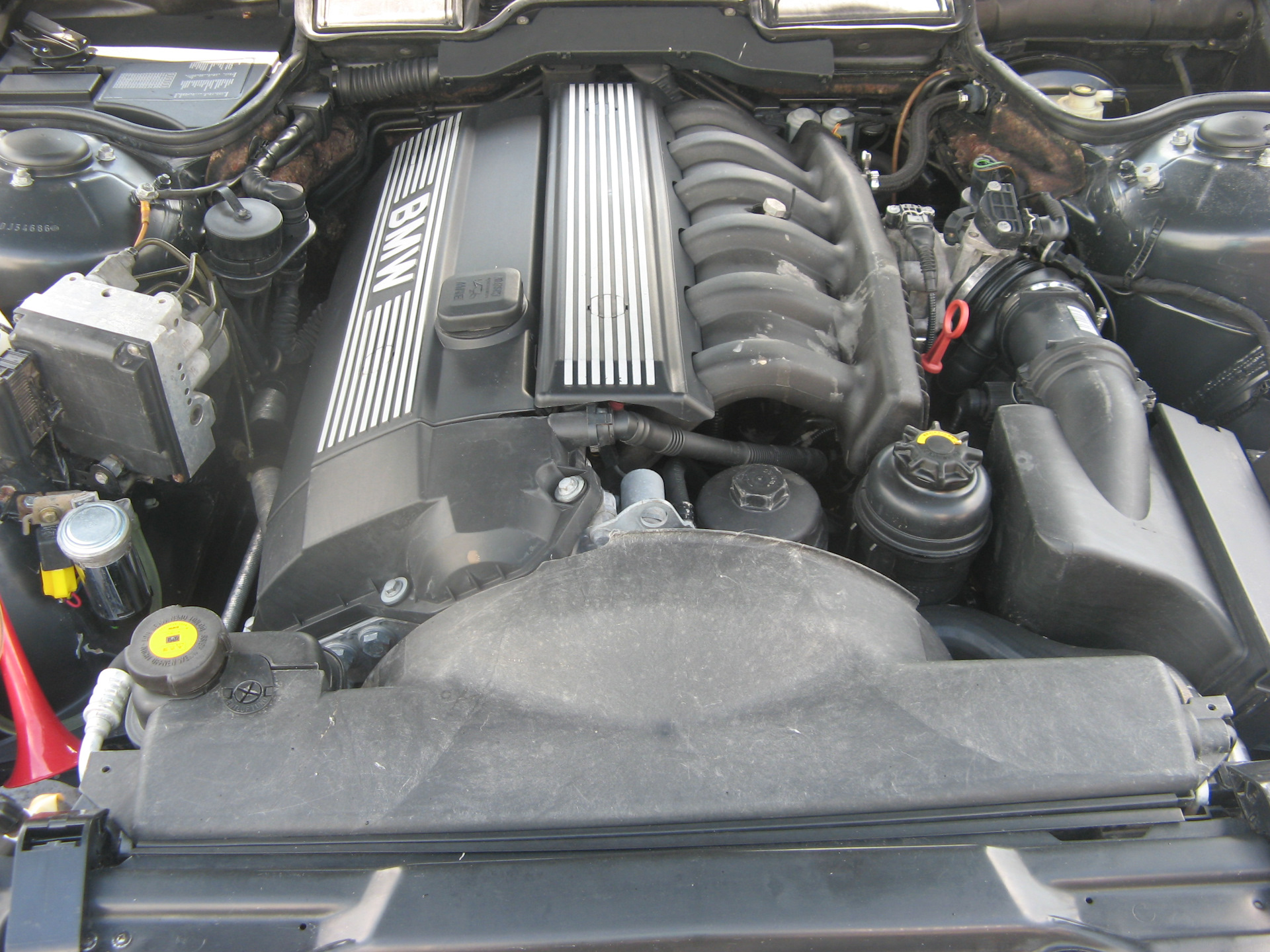 Bmw e38 750il двигатель. Bmw 7 v12. бмв е38 моторы. Bmw 750i e38. Bmw e38 750 v12.