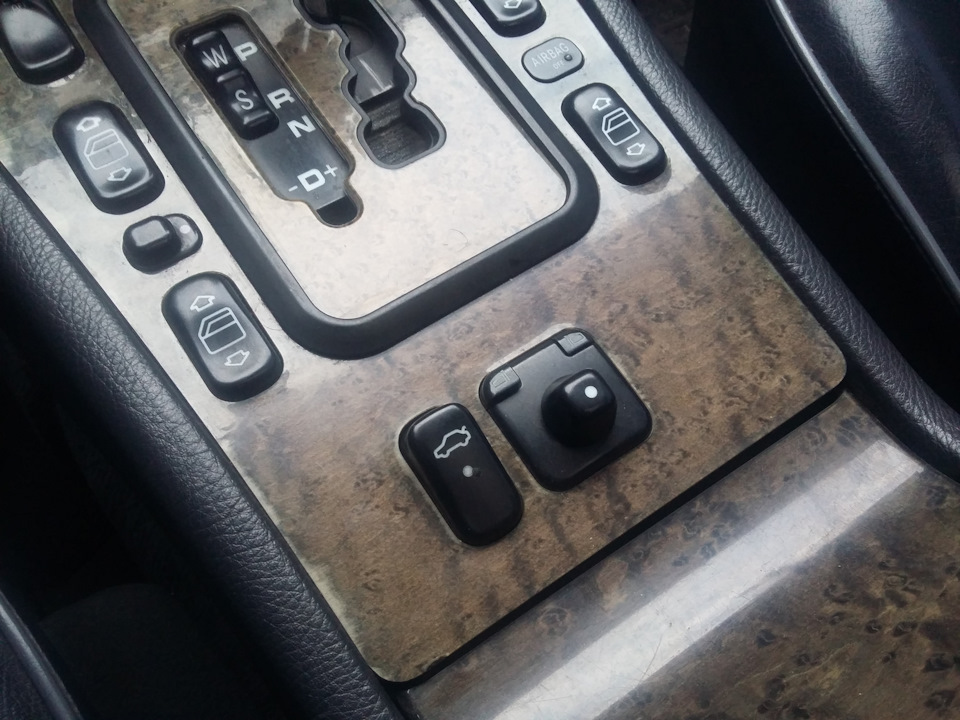 Кнопка обогрева мерседес спринтер. Кнопка блокировки дверей на фольксваген поло 2013 года. Кнопка валет шевроле авео. Кнопки открывание дверей на шевроле авео т 200. Кнопки открывания ворот туарег 2006.