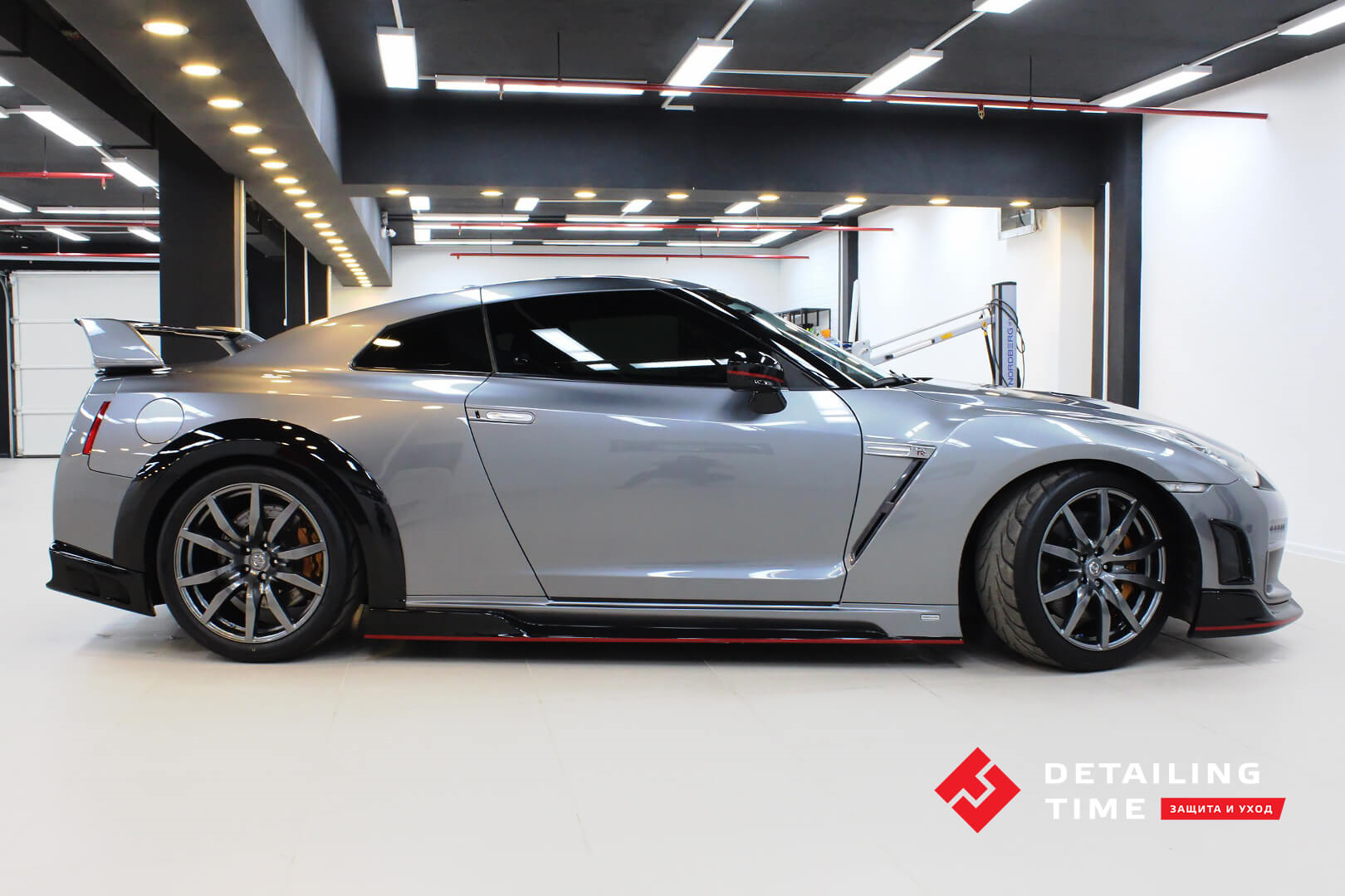 Gt detailing. Nissan GTR детейлинг. Ниссан GTR 2025. Nissan GTR Turbo Slim. Машинка Nissan GTR 50 С парогенератором.