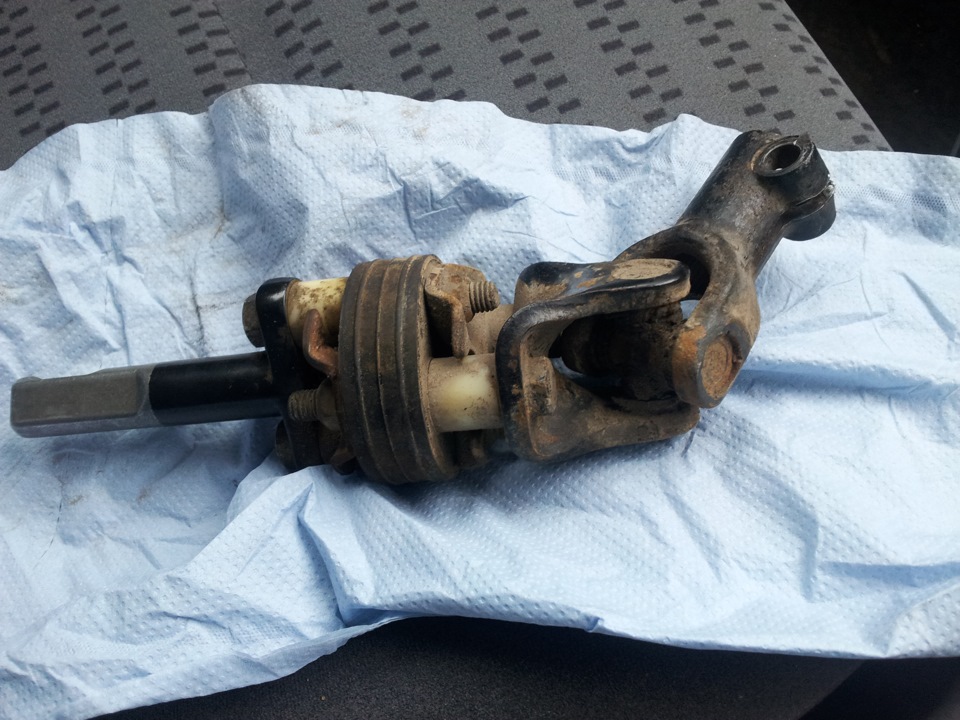 Замена карданчика рулевого вала — Nissan Avenir (2G), 1,8 л, 2002 года ...