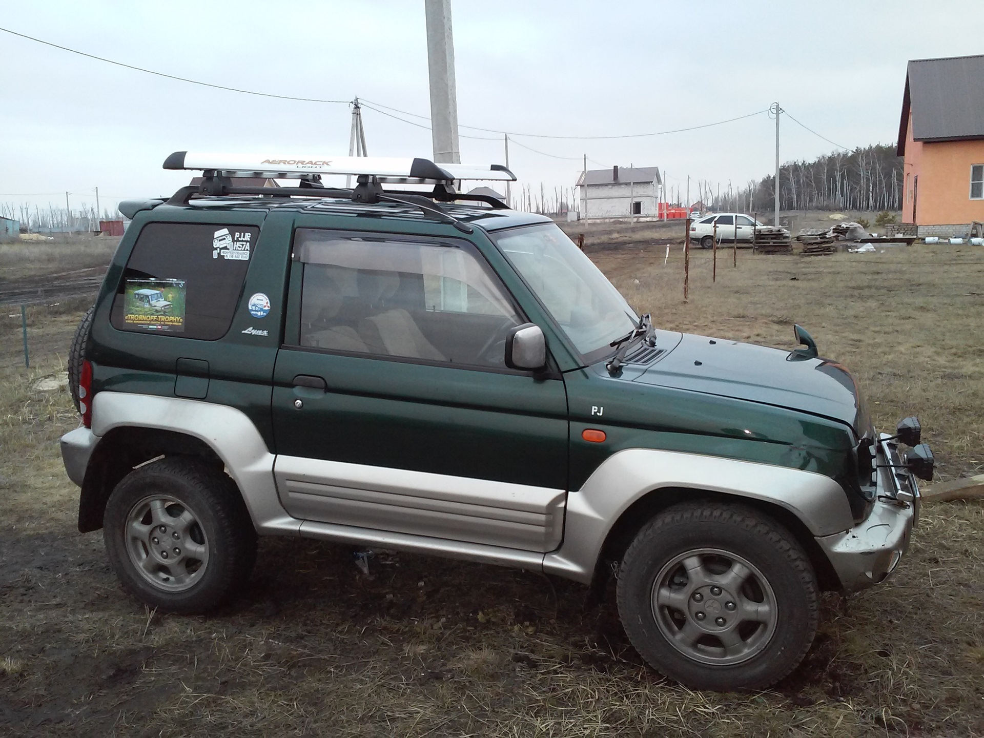 Pajero junior. Mitsubishi Pajero Junior. Mitsubishi Pajero Junior 1997. Мицубиси Паджеро Джуниор 1997. Мицубиси Паджеро Юниор.