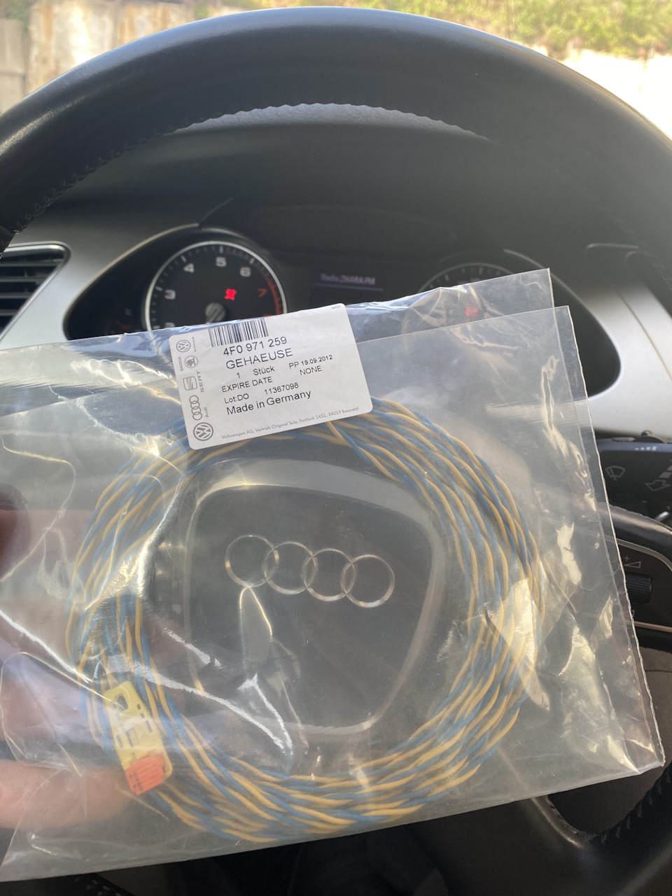 Запчасти на фото: 4F0971259. Фото в бортжурнале Audi A4 Allroad (B8)