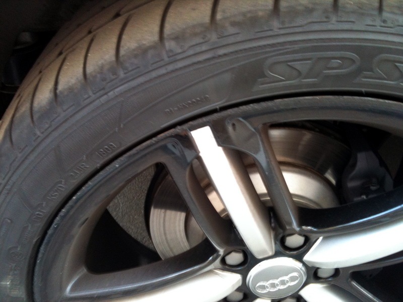 Поцарапал диск — Audi Q7 (1G), 4,2 л, 2010 года | колёсные диски | DRIVE2