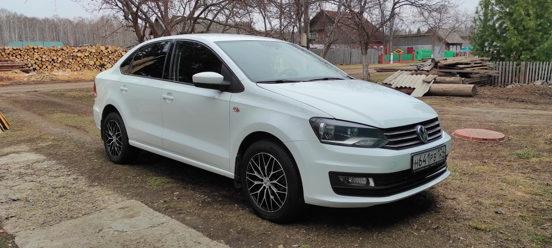 Купить резину на фольксваген поло. Поло 205 55 16. Pirelli Polo sedan с завода. Шина летняя Фольксваген поло седан 15 радиус. Фольксваген поло седан 2015-2020 Рестайлинг на 15 родных дисках.