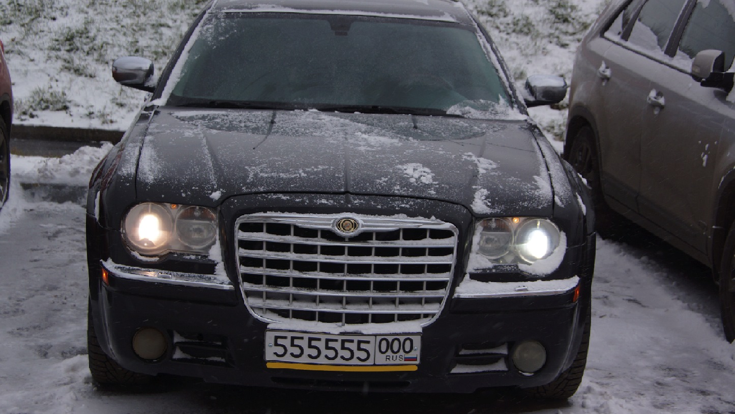 Chrysler 300 (300C) (1G) 2.7 бензиновый 2005 | Touring 2.7 на DRIVE2