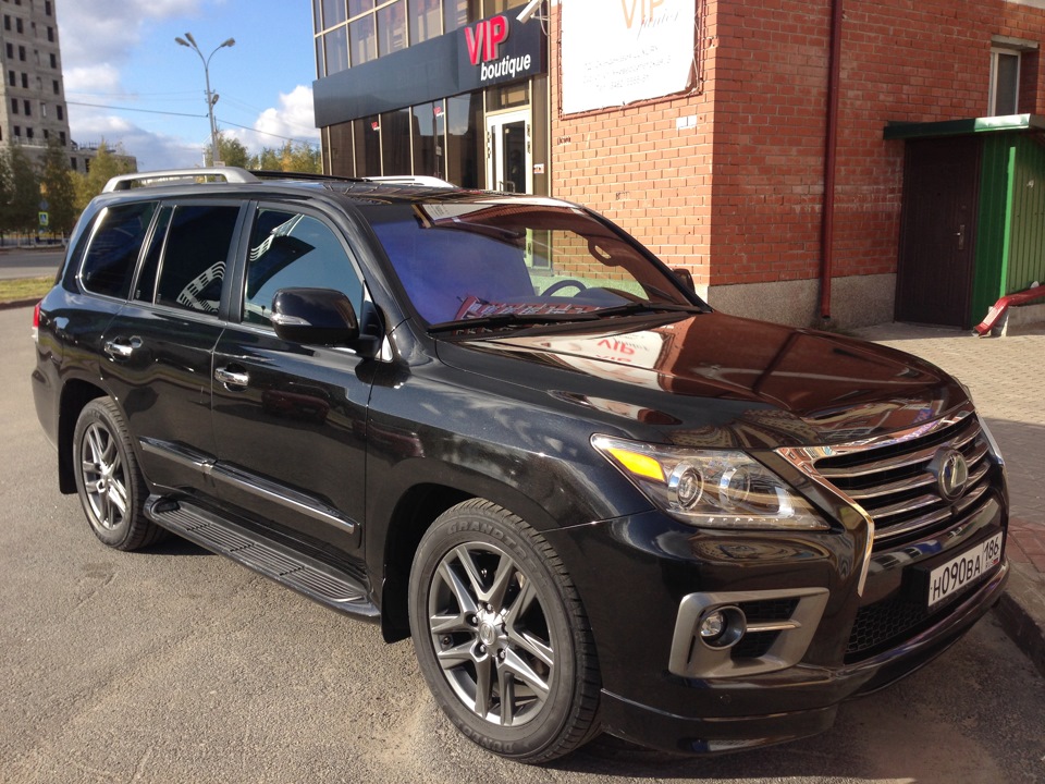 Lexus LX 570 2012