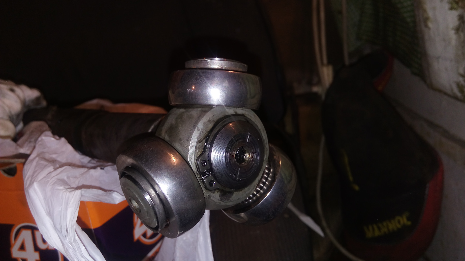 Подвесной подшипник кардана зил. Рено сценик подвесной подшипник. Рено сценик подвесной подшипник. Подвесной подшипник привода рено kangoo 1. Рено сценик подвесной подшипник.