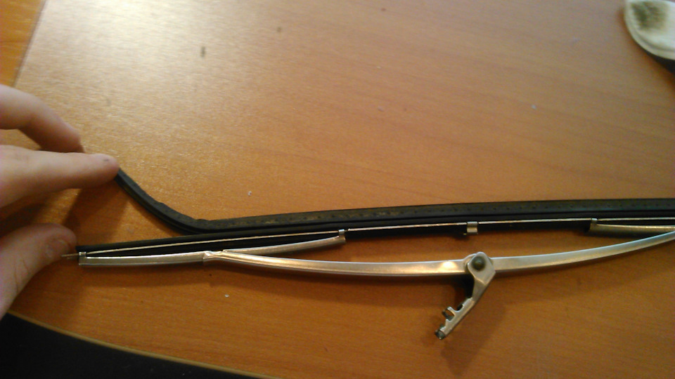 Замена резинок на дворниках — ГАЗ 2477, 2,5 л, 1978 года | своими ...