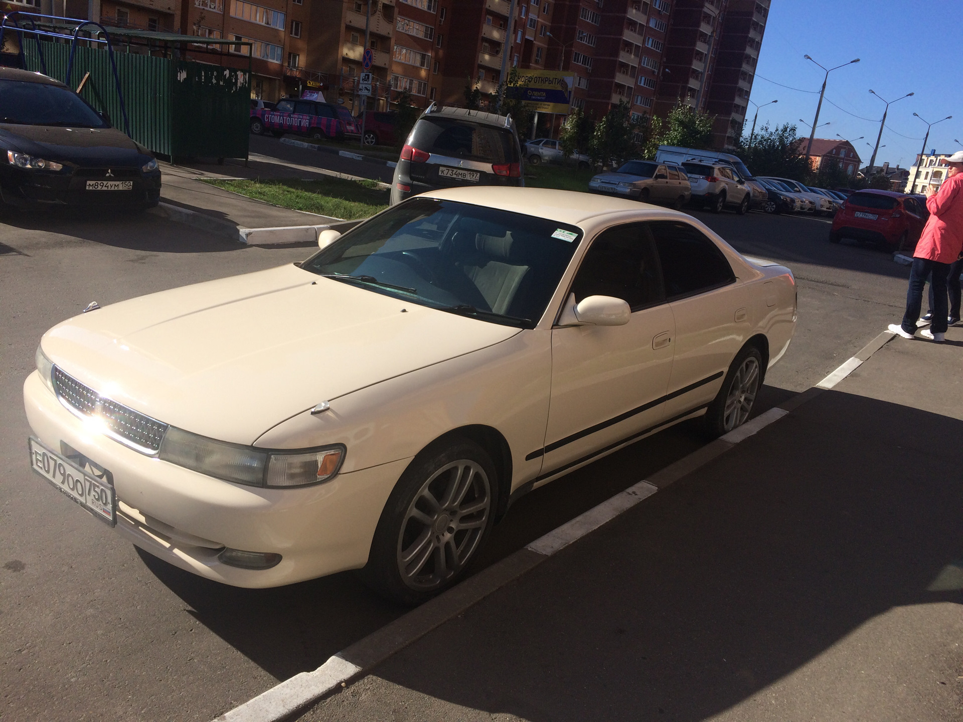 Тойота 90. Toyota Chaser 90 чёрный матовый. Тойота Чайзер 1992 года. Чайзер 90 на на 20. Тойота 94 года праворукая.