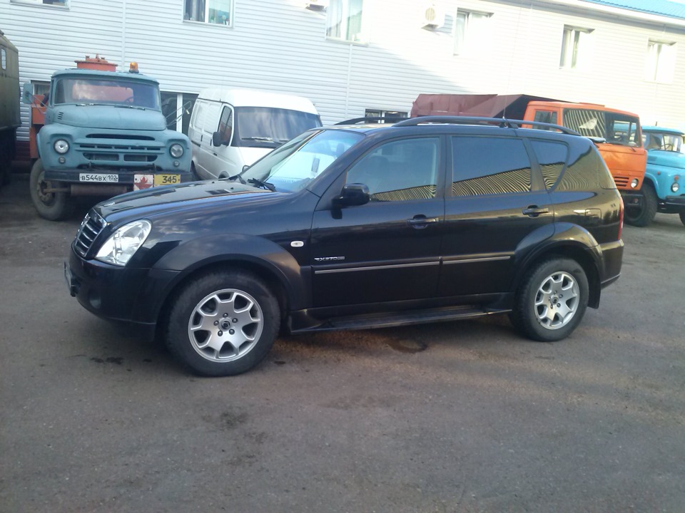 Левая сторона была вроде как нормально. — SsangYong Rexton (2G)