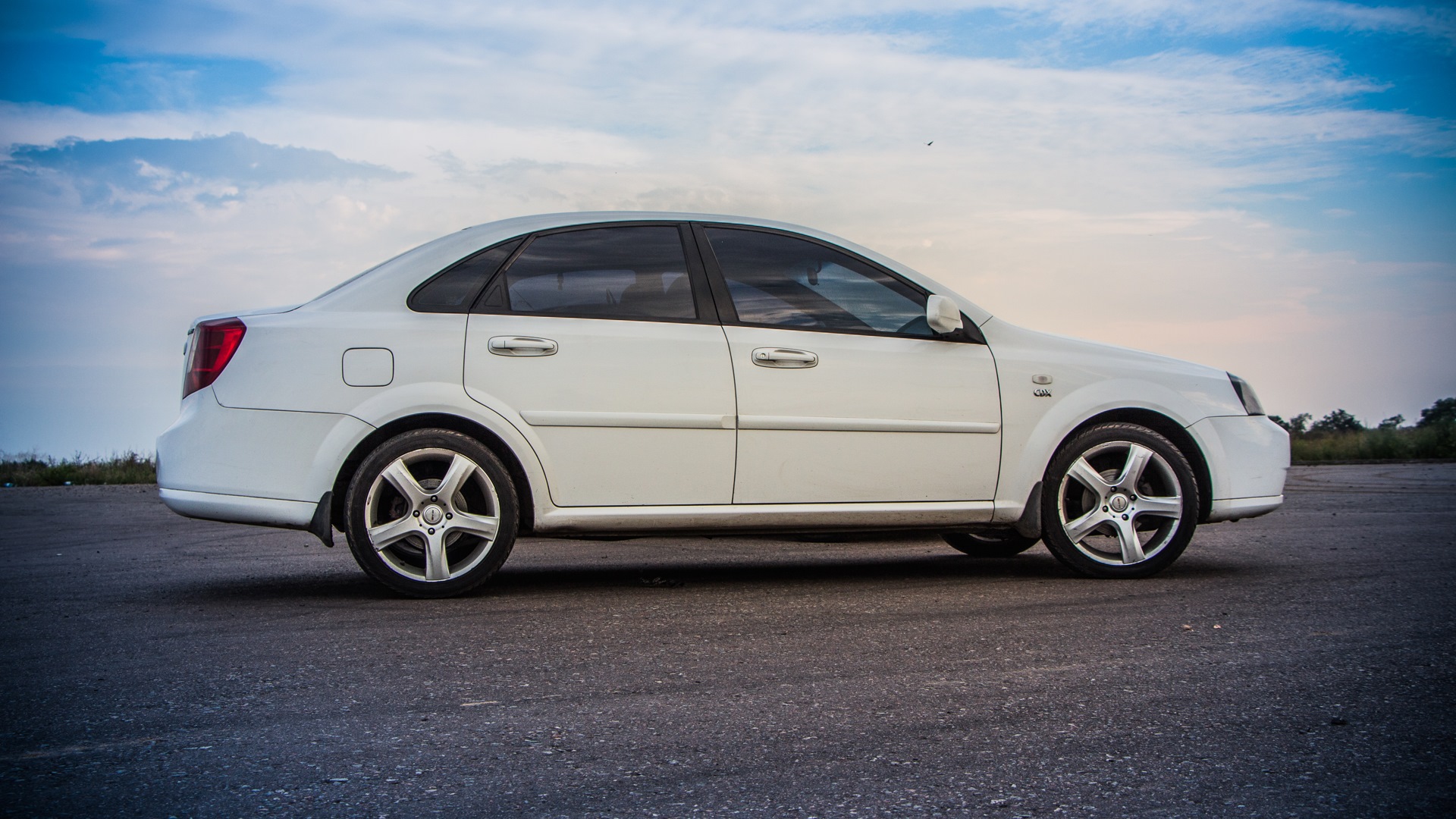 Chevrolet Lacetti White