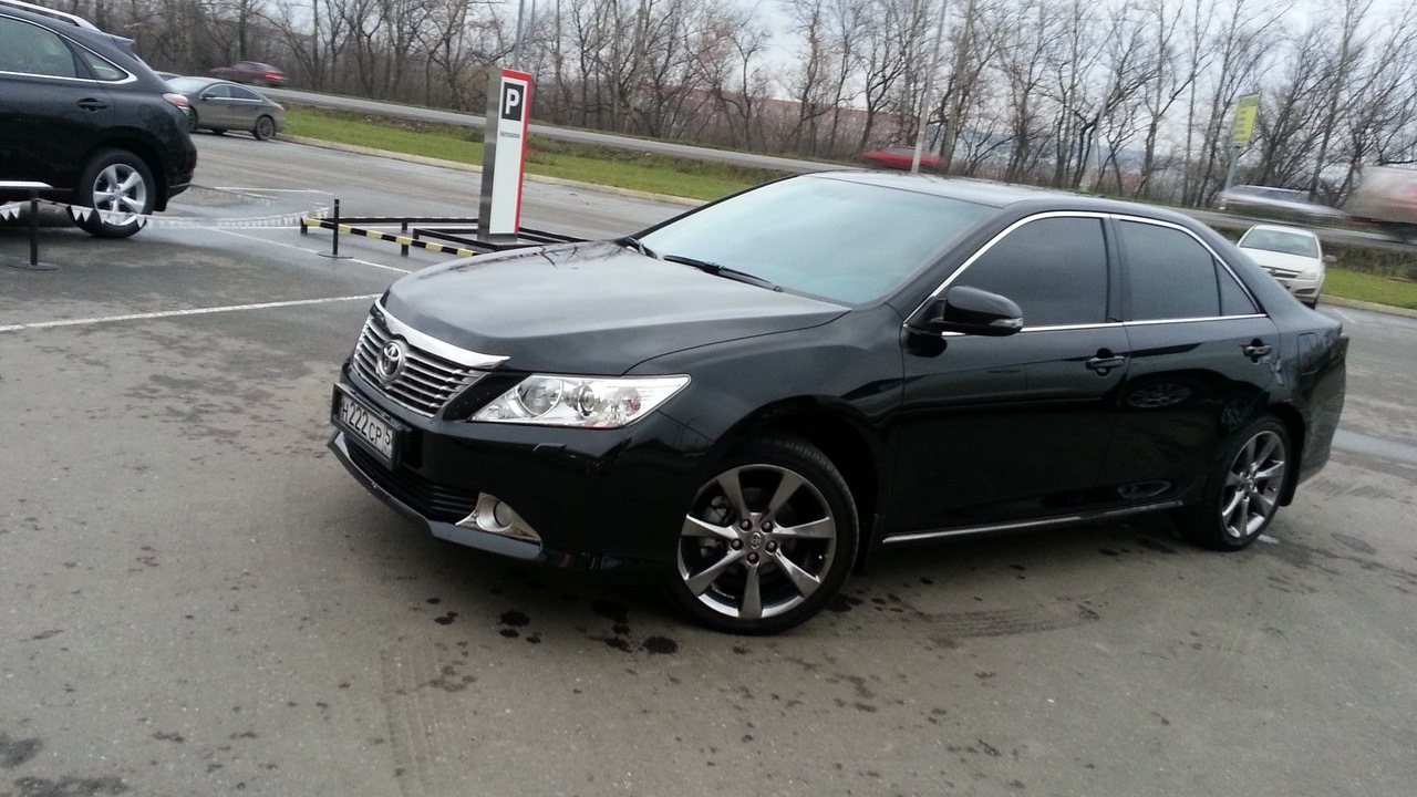 Toyota Camry 40 черная тонированная