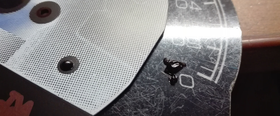 Слева штатная, правее новая — Mitsubishi Pajero Sport (1G)