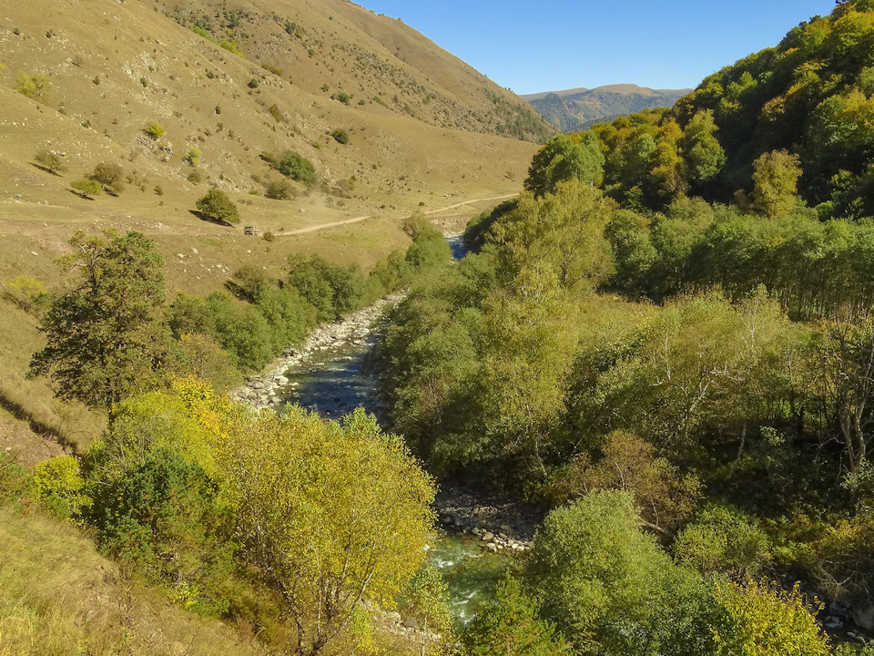 Ущелье реки Аксаут. — Chevrolet Niva, 1,7 л, 2013 года | покатушки | DRIVE2