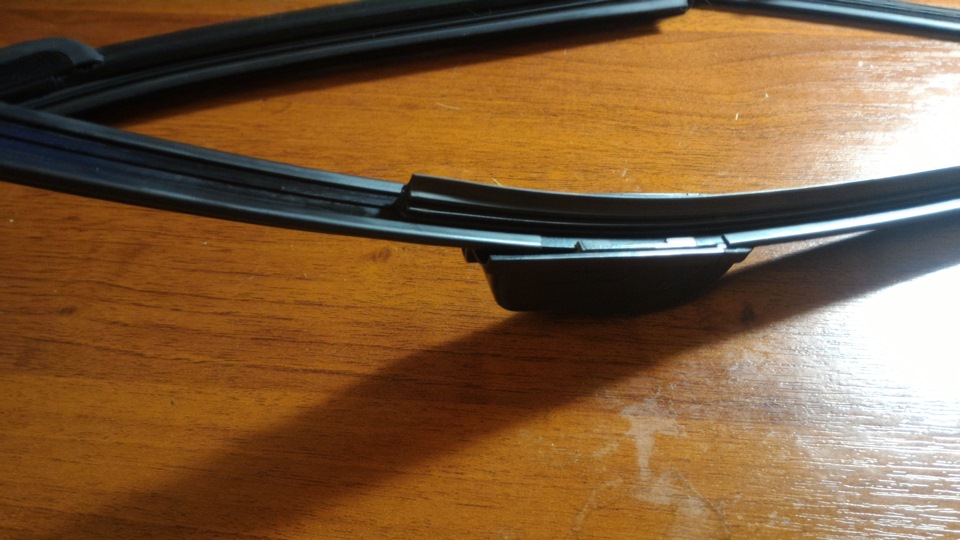 Замена резинок на бескаркасных дворниках — KIA Carens II, 2 л, 2003 ...