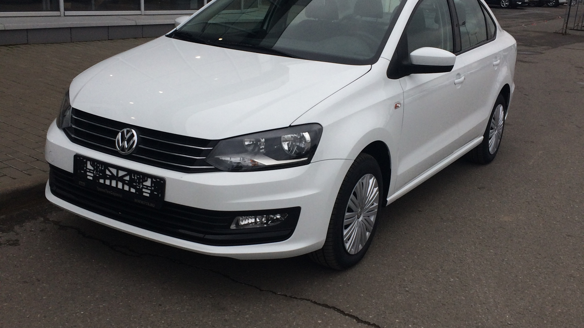 Volkswagen Polo Sedan 1.6 бензиновый 2016 | Simple with Das Auto на DRIVE2