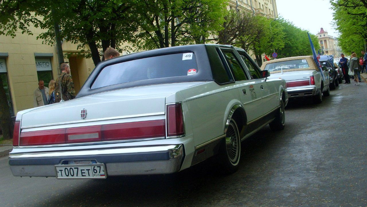 Lincoln Town Car I 5.0 бензиновый 1988 | на DRIVE2