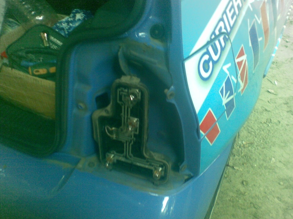 Замена лампочки Стопа — Volkswagen Lupo, 1 л, 2001 года | своими руками ...