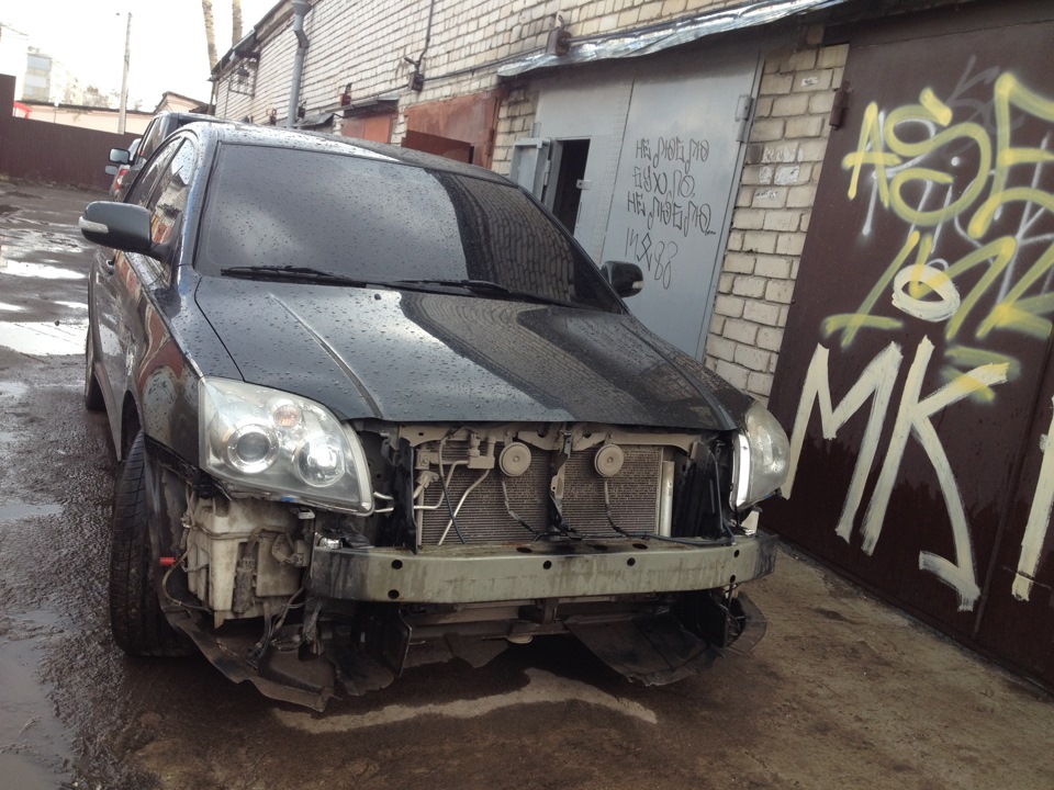 Бортанул джип. — Toyota Avensis II, 2 л, 2008 года | ДТП | DRIVE2