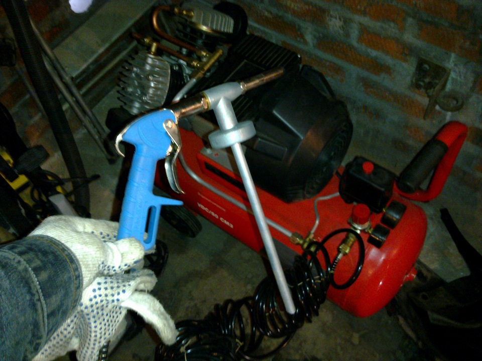 Установка задних брызговиков Рено Логан 2 в интерьере автомобиля. Установка и схема подключения магнитолы