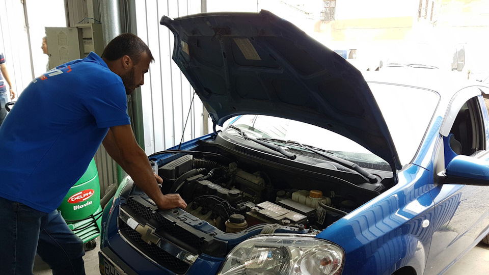 Заправил кондиционер, лето все таки) — Chevrolet Aveo Sedan (1G), 1,5 л ...