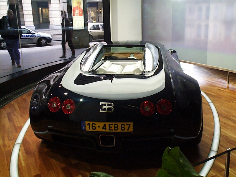 Bugatti Veyron 2002