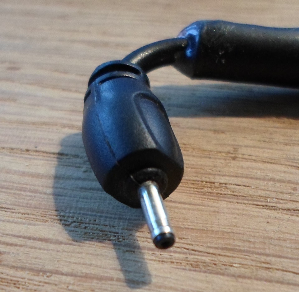 Зарядный разъём, который вставляется в планшет, вот такой, только самый маленький. — УАЗ Patriot