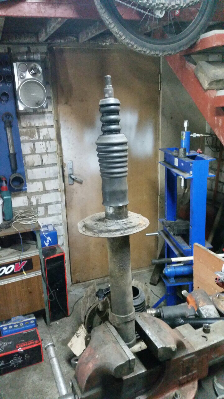 Замена амортизатора — ИЖ 2717, 1,6 л, 2002 года | своими руками | DRIVE2