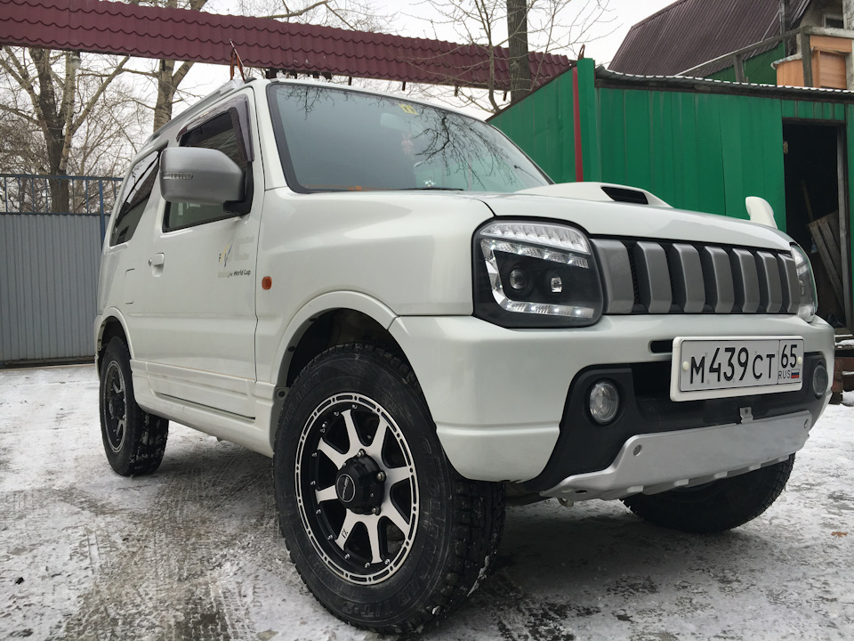 Suzuki jimny на низкопрофиле. Suzuki jimny r14. Te37 jimny. Te37 jimny. Зимние шины сузуки джимни.