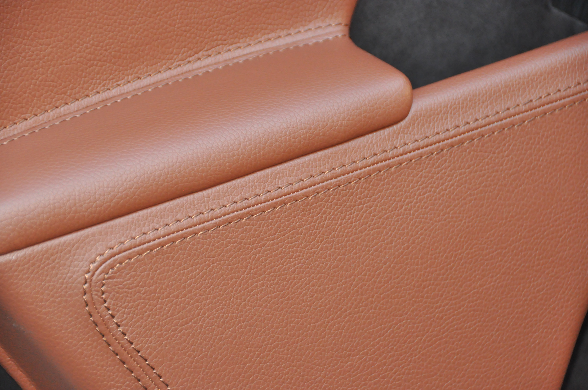 экокожа lx69. пошив ковриков из экокожи. пошив модельных авточехлов. материалы для пошива автомобильных чехлов. чехлы авео т250 алькантара ромб.