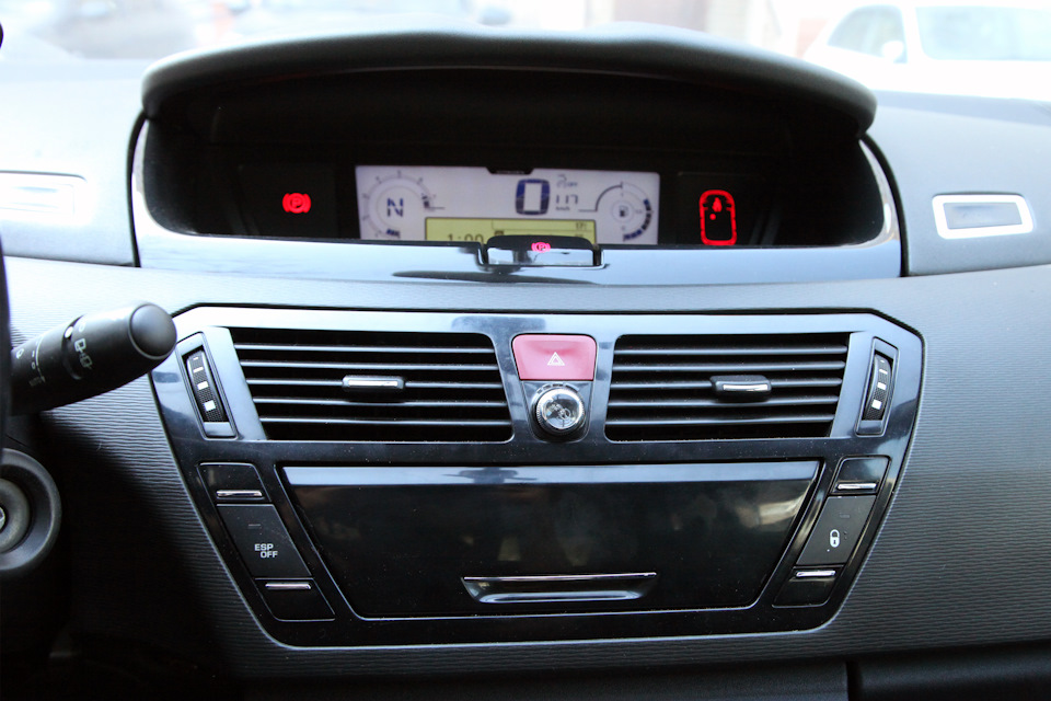 Магнитолы нет! — Citroen C4 Picasso (1G)