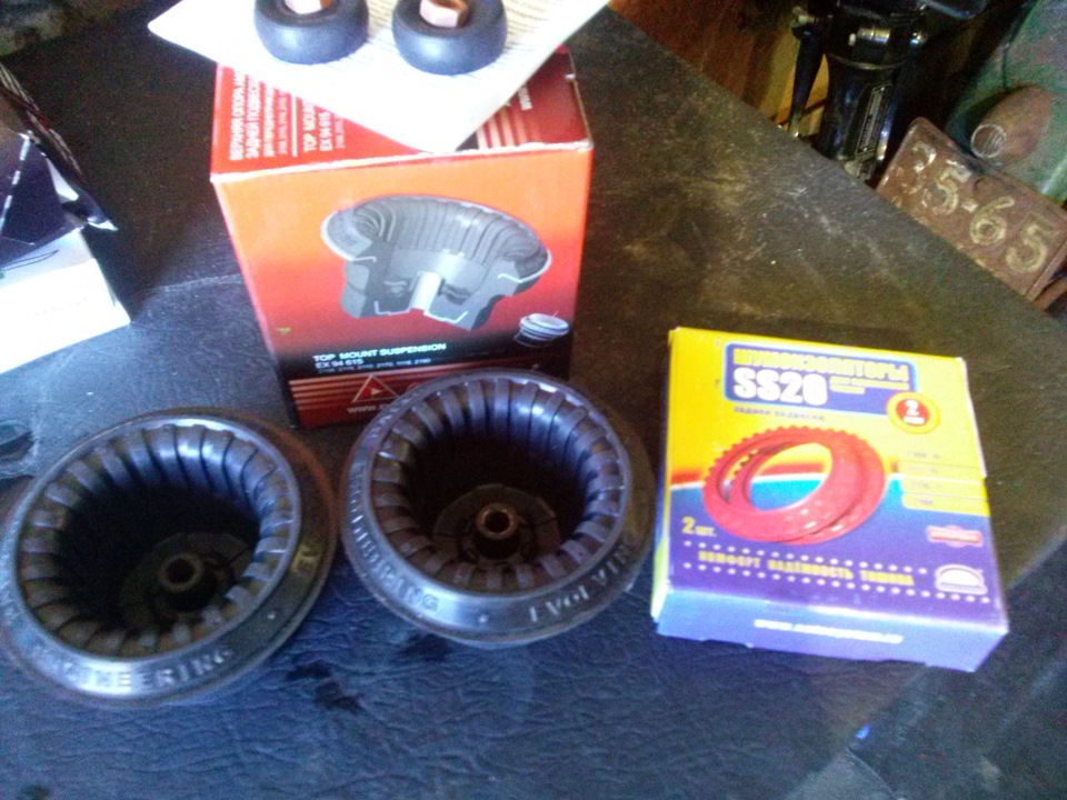 Задняя опора амортизатора демфи 2190. Опора задней стойки 2115 асоми. Стойк. Опора задних стоек ss20 ваз 2114. Опора заднего амортизатора 1118.