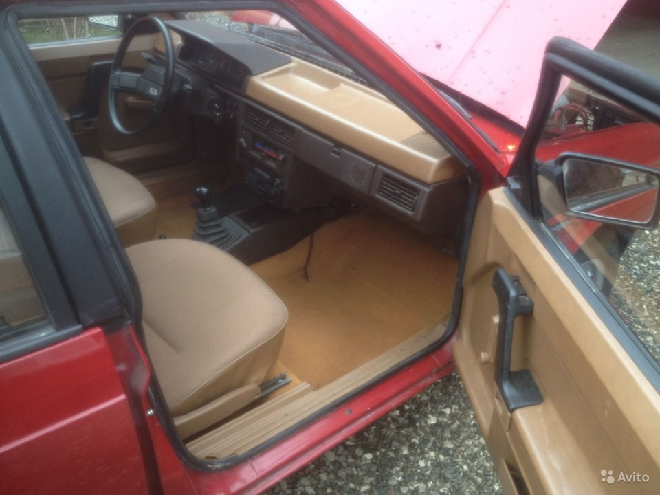 АЗЛКовская Рогожка, новый рисунок печки, цветные кнопки но уже плоские. — Москвич 2141