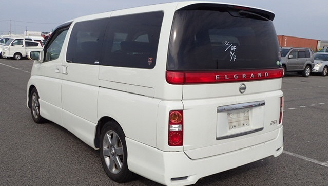 Nissan Elgrand 2004