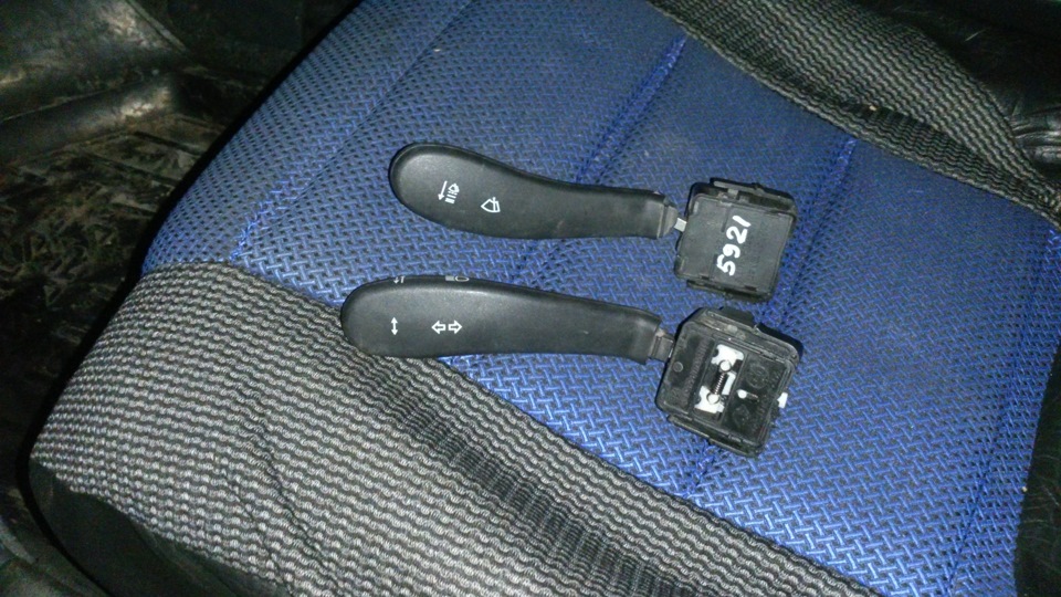 Подрулевые переключатели от Шеви Нивы — Lada 2114, 1,5 л, 2003 года ...