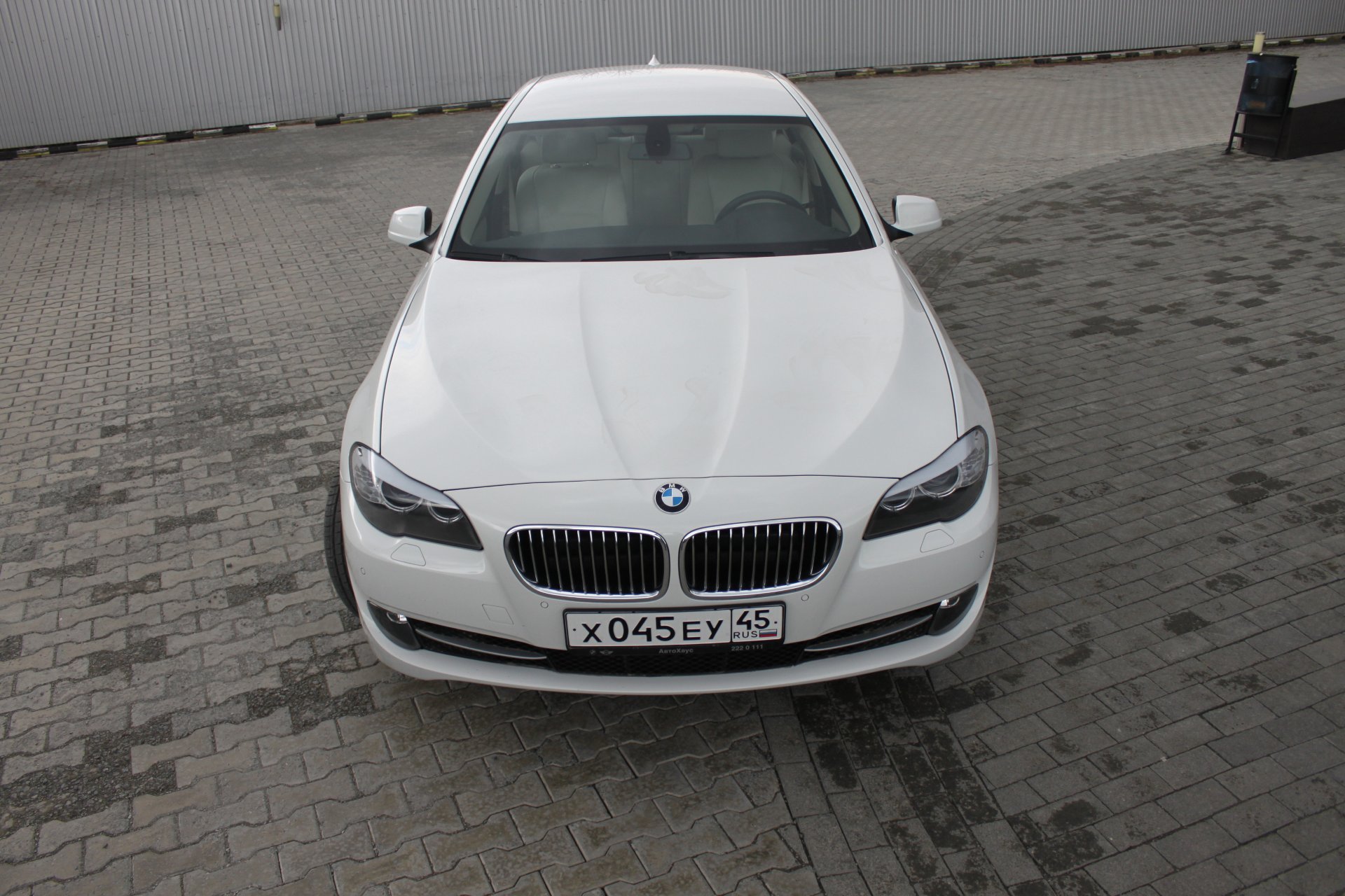 BMW 5 Series White Fon