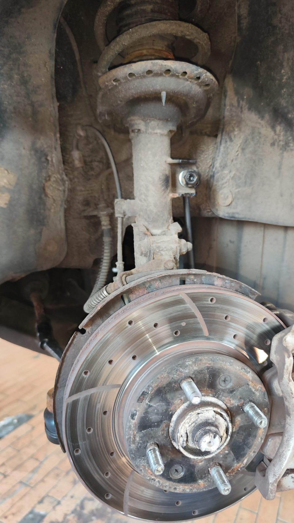 Две гайки лучше чем одна — KIA Rio (3G)