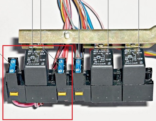 Реле зажигания 2104. Блок предохранителей бензонасоса ВАЗ 2107. Предохранитель бензонасоса 2107 инжектор. Реле стартера 2104. Реле бензонасоса 2104 инжектор.