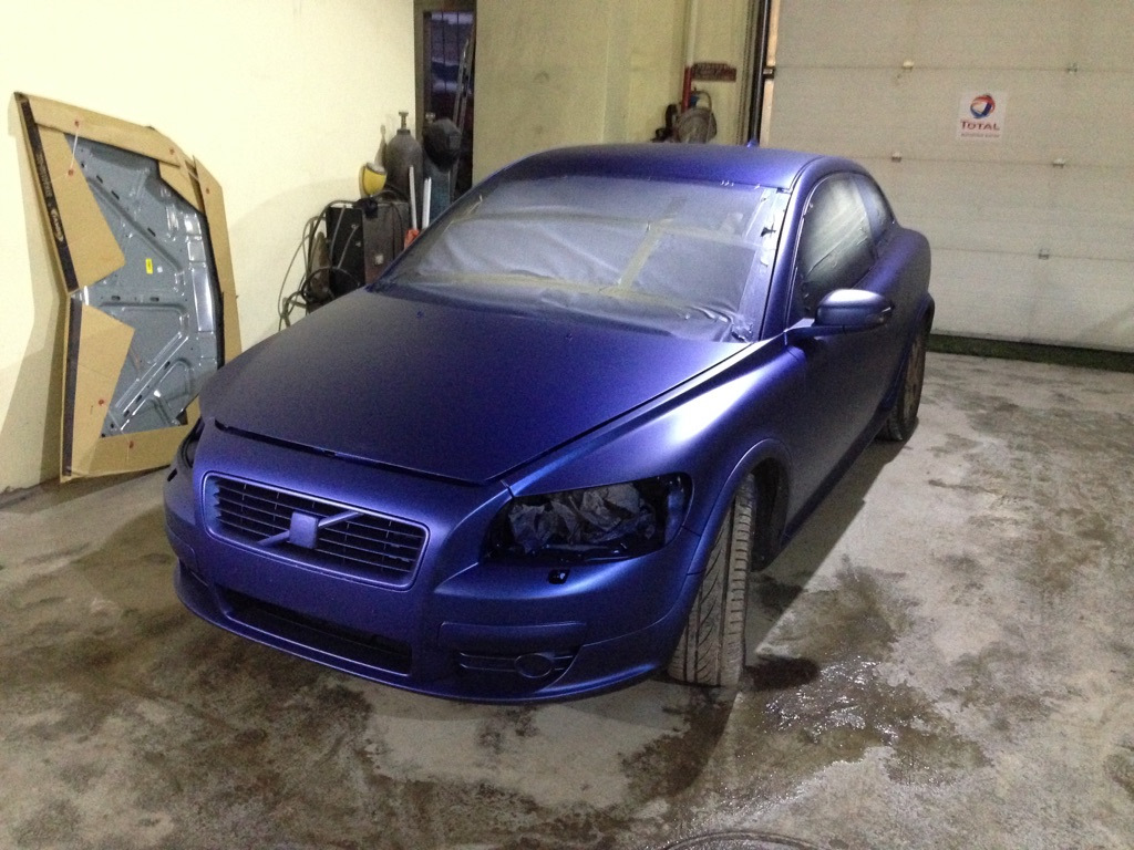 Жидкая резина для авто. Жидкая резина Plasti Dip. Раптор пластидип. Volvo s40 хамелеон цвет. Раптор Volvo s40.