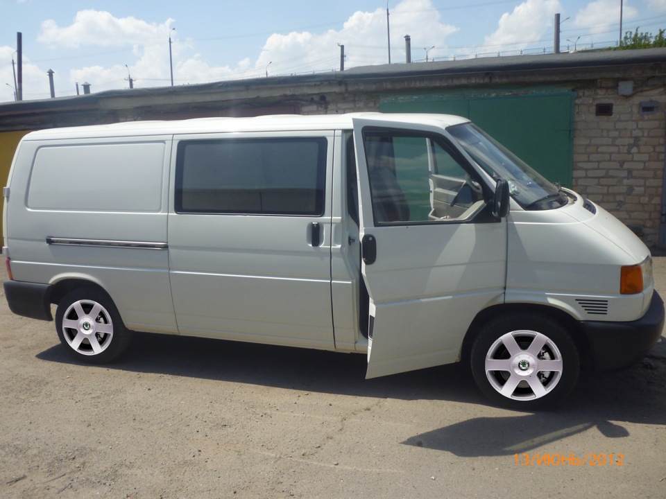 Длинная база. Volkswagen t4 long. VW Transporter t4 long. Фольксваген т4 Лонг. Volkswagen Transporter t4 Грузопассажирский.