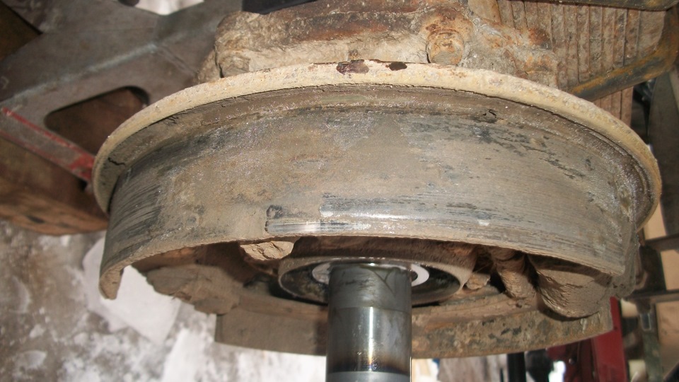 Профилактика задних барабанных тормозов — УАЗ 469, 2,5 л, 1983 года ...