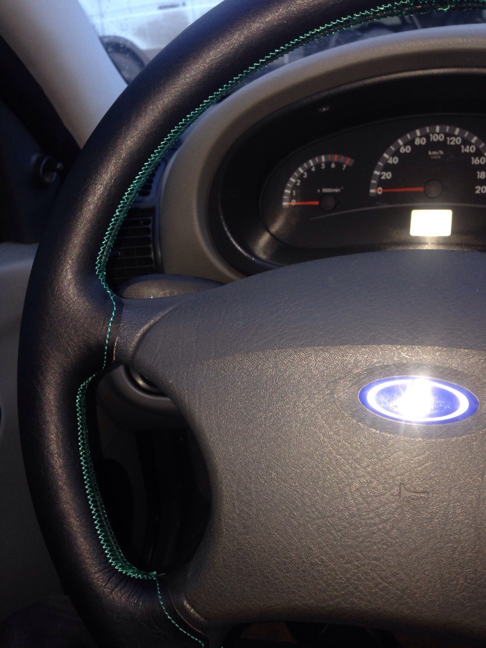 Обтяжка руля кожей (часть 3) — Lada Калина хэтчбек, 1,6 л, 2011 года ...