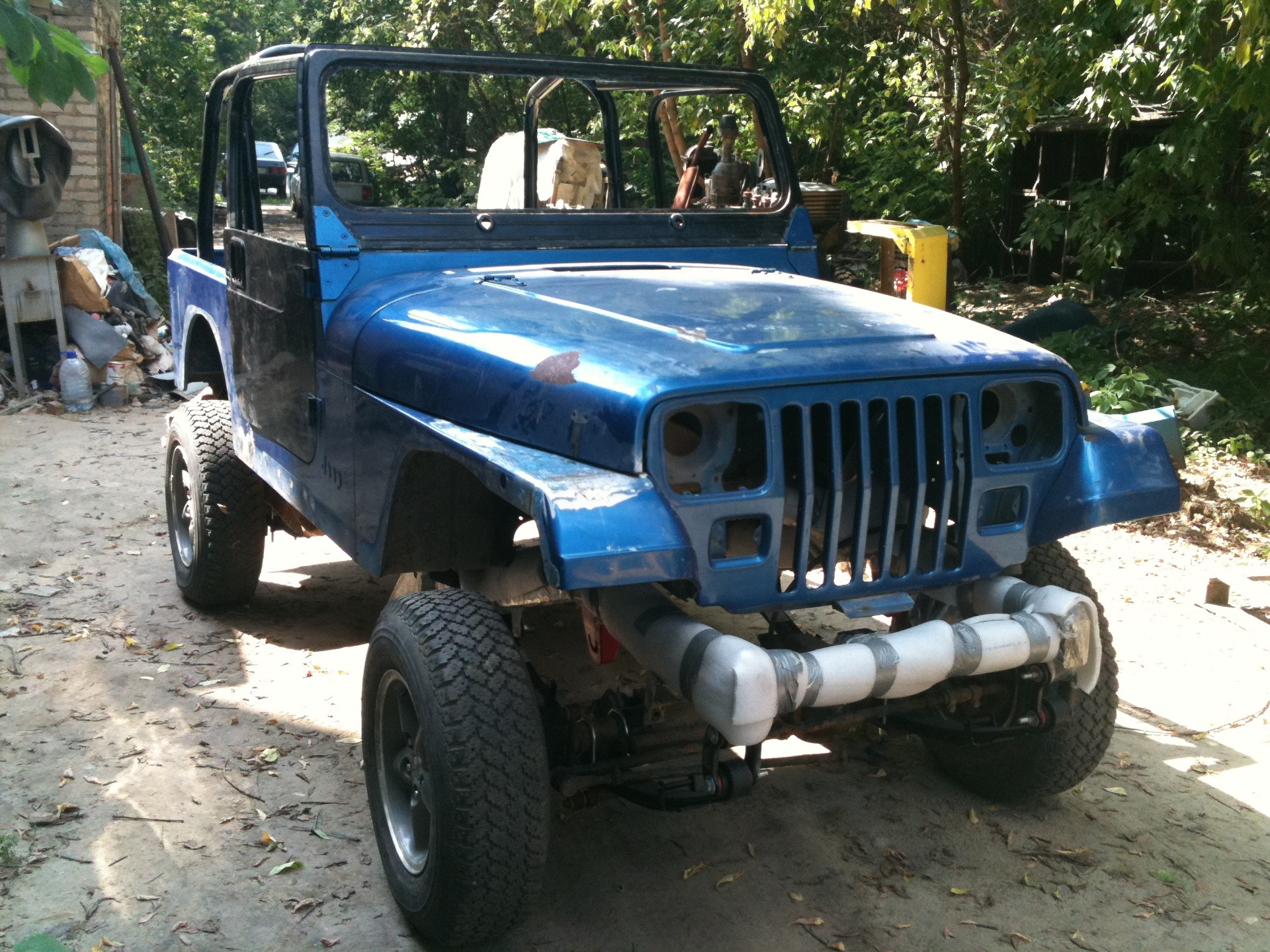 Уехали на покраску. (этап пескоструйки завершен) — Jeep Wrangler (YJ), 4 л., 1995 года