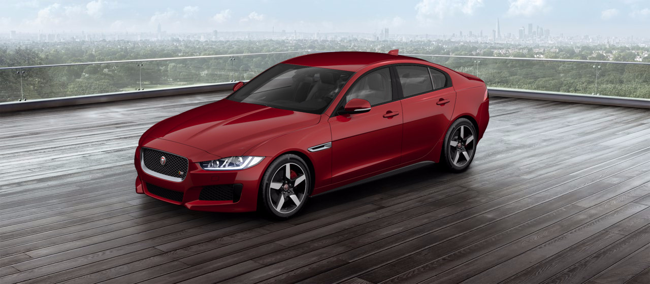 Jaguar xe красный