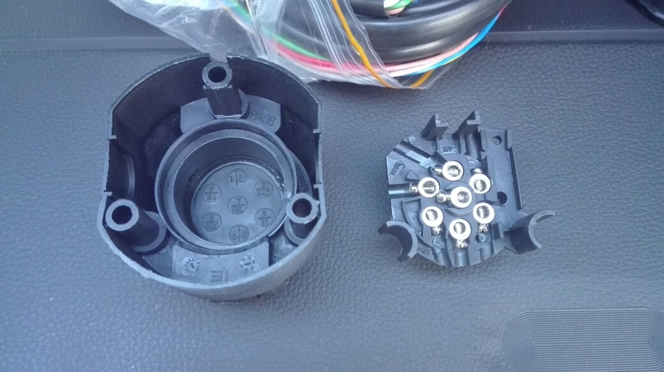 Как подключить розетку на прицеп ларгус