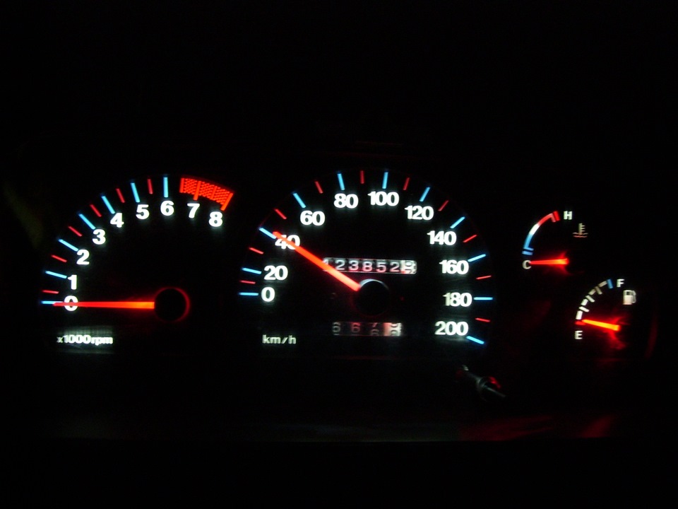 Родной тросик спидометра на daewoo nexia n100. Как починить спидометр своими руками на ваз 2107. Нексия спидометр стрелка. Дэу нексия спидометр 200. Нексия спидометр стрелка.