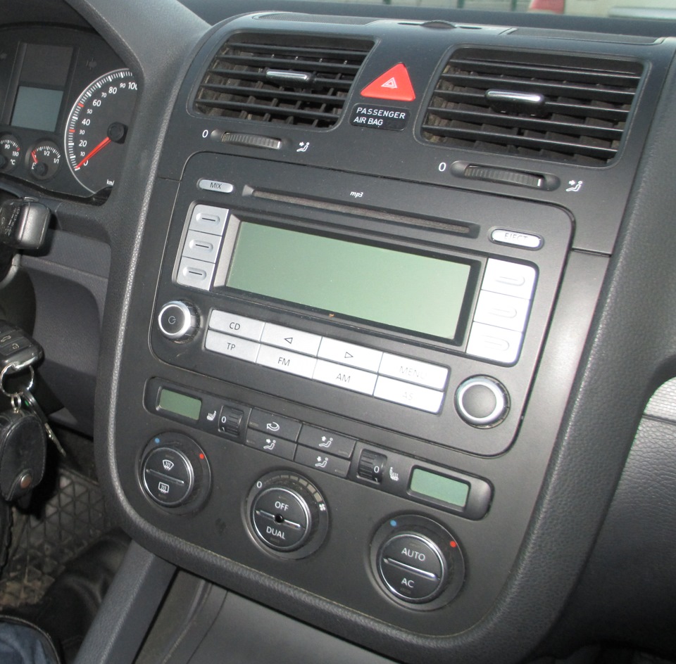 Климат от VW Passat и магнитола RCD 310 — Volkswagen Golf Mk5, 1,6 л ...