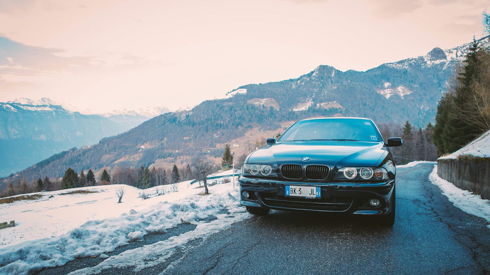 Bmw 5 Series Black Cosmos Drive2