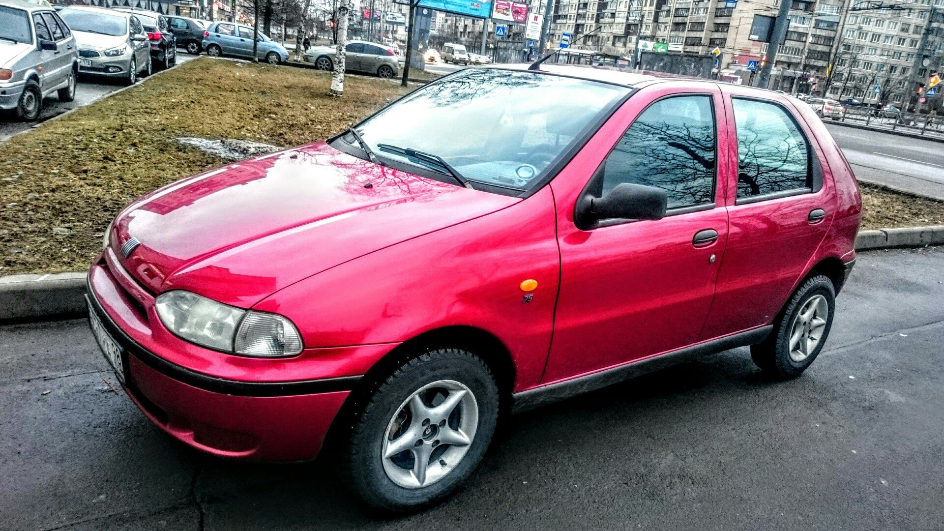 Ряд автомобилей Fiat Palio